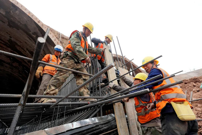 新森大道施工现场 雷键 摄