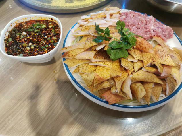 白族生皮生肉拼盘