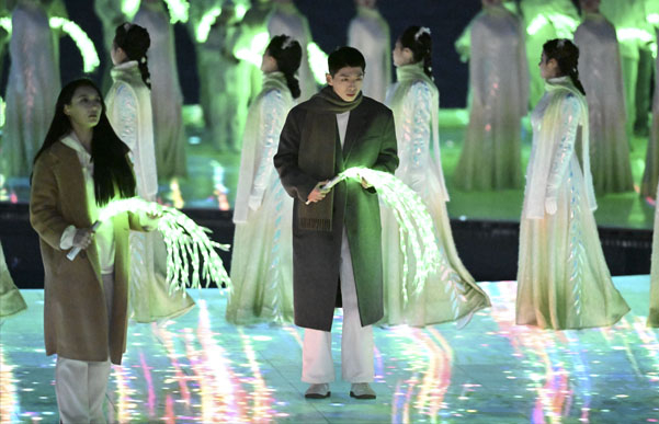 　闭幕式上的“折柳送别” 图片来源：IC Photo