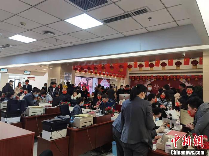 图为沈阳市某婚姻登记部门。　沈阳市民政局供图