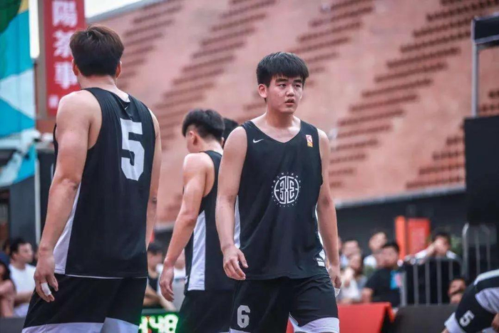 深圳队神射手孟翔此前是cuba联赛华侨大学核心,但加盟cba联赛以来并未