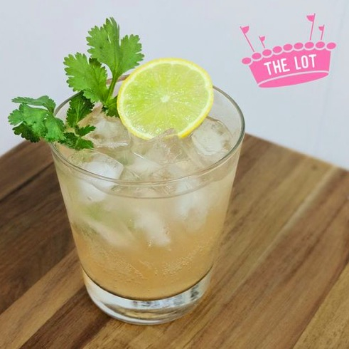 粉色西柚香菜马天尼