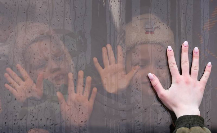 当地时间2022年2月22日，乘坐巴士从顿巴斯抵达俄罗斯的儿童。