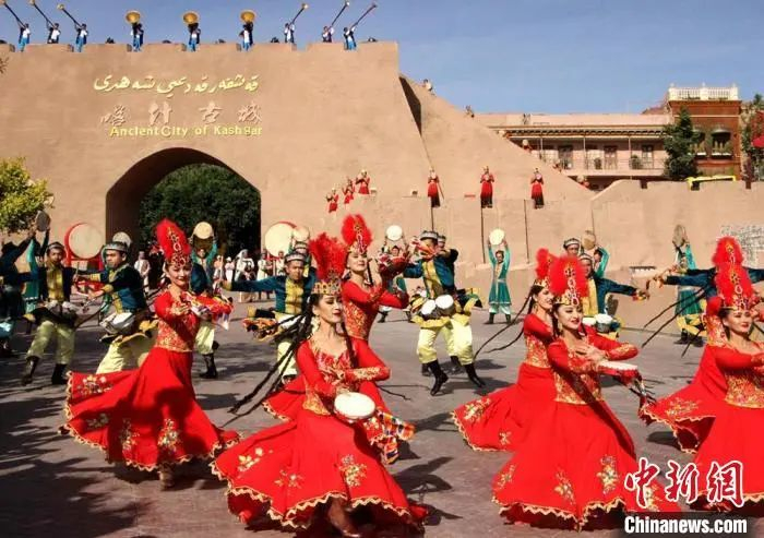 资料图：新疆通过旅游增加就业，让更多群众脱贫致富。阿丽娅·吐尔洪 摄