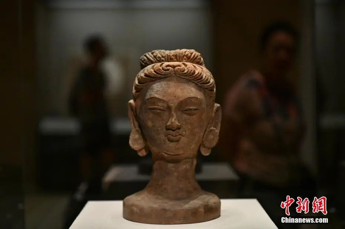 资料图：《彩塑菩萨头像》。中新社记者 张兴龙 摄