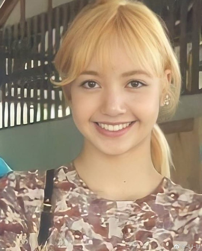 LISA出道初期旧照青涩感爆棚！