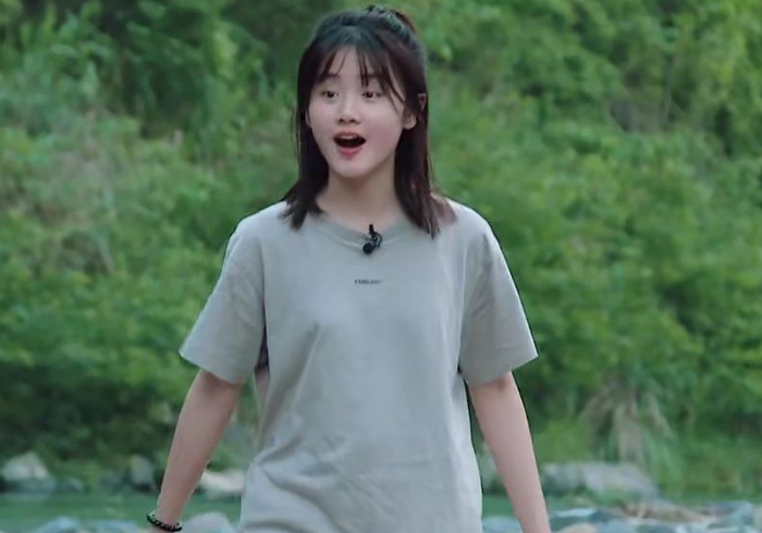 郑莹佳主动加入变形计,只为逃离控制狂老爸,堪称节目中最美校花