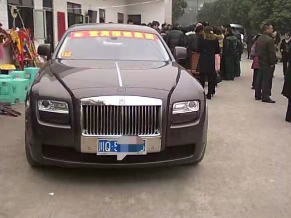 曹培均的座驾。受访者供图。