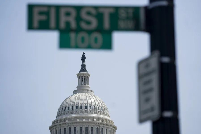 这是2021年8月10日在美国华盛顿拍摄的国会大厦。新华社记者 刘杰 摄