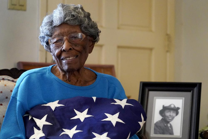 101岁的麦克伦登（图源：美联社）