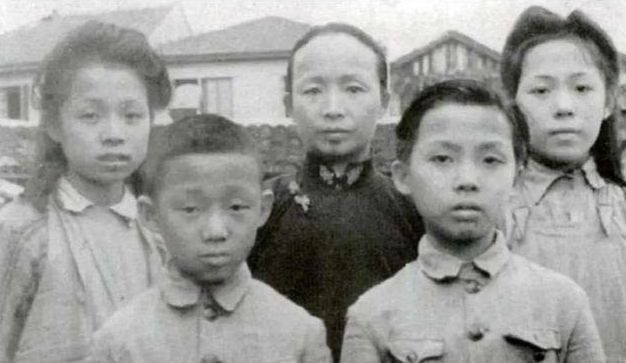 抗日英雄谢晋元牺牲后，遗孀生活无比艰难，写信求助蒋介石却无果|凌维诚|白富美|桐庐|龙游|英豪_新浪新闻
