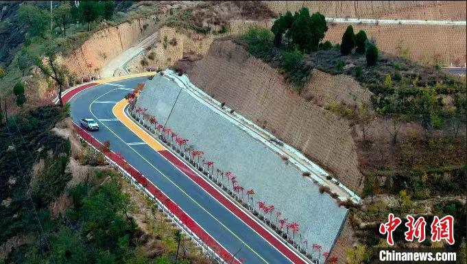 山西沿黄扶贫旅游公路及生态绿道全长320公里。　山西文旅融媒体中心供图