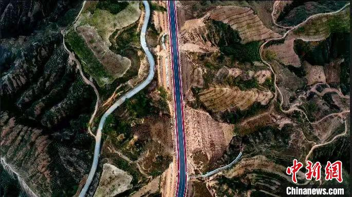 沿黄扶贫旅游公路使得沿线的几个乡村，重新焕发了生机。　山西文旅融媒体中心供图