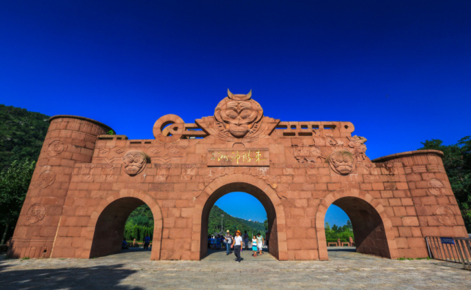 花果山景区老山门石猴雕像
