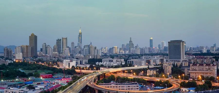 市 场