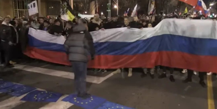 亲俄民众的示威游行 视频截图