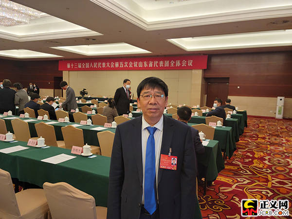 　　全国人大代表、山东源根石油化工有限公司总工程师袁俊洲