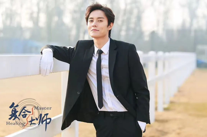 《复合大师》剧照，张超 饰 余光