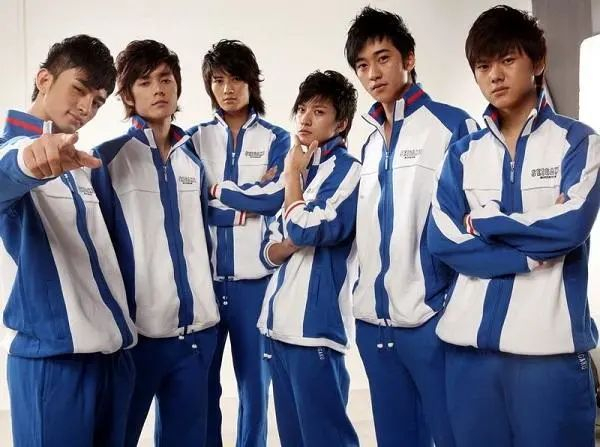 《网球王子》宣传照，张超（左二）饰 石毅