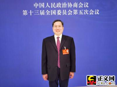 　全国政协委员、河北省政协副秘书长、民建河北省委专职副主委范社岭