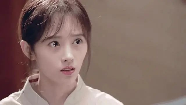 5位“换头”成功付出代价的明星，鞠婧祎满脸硬伤，杨幂总是脸垮