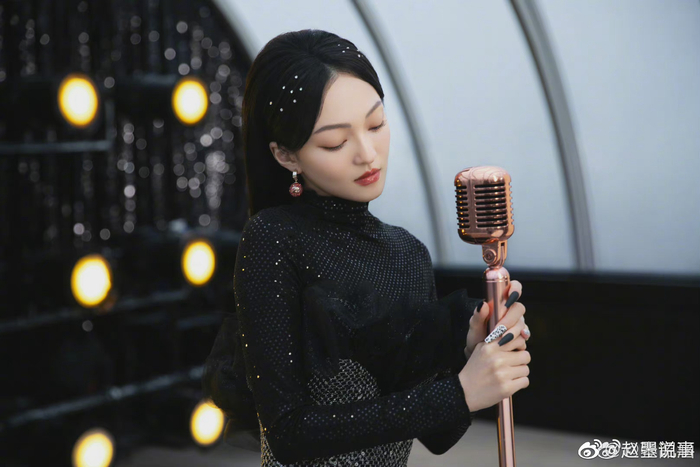 张韶涵天赐的声音黑纱长裙造型又美又飒