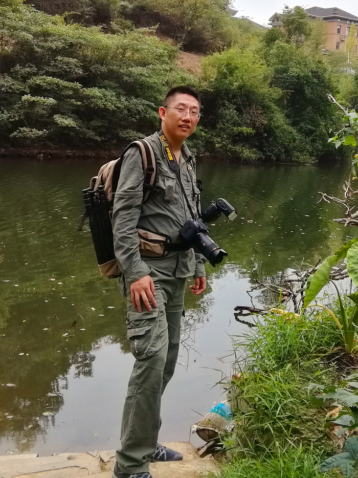 受访人杨小峰，就职于浙江理工大学建筑系，中国昆虫学会会员。    杨小峰 图