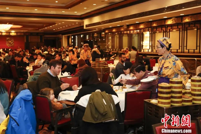 美国纽约唐人街一家中餐厅。中新社记者 廖攀 摄