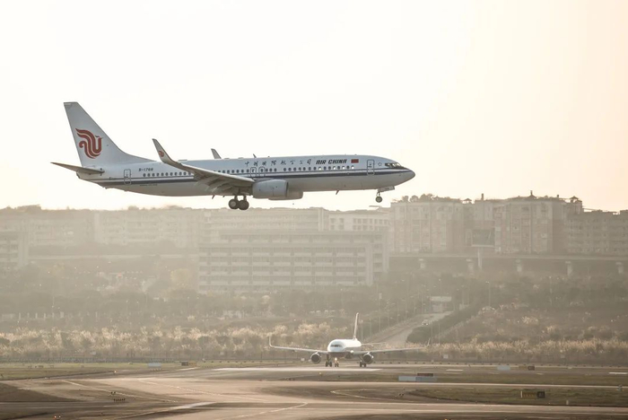 中国国际航空 黄尧 摄