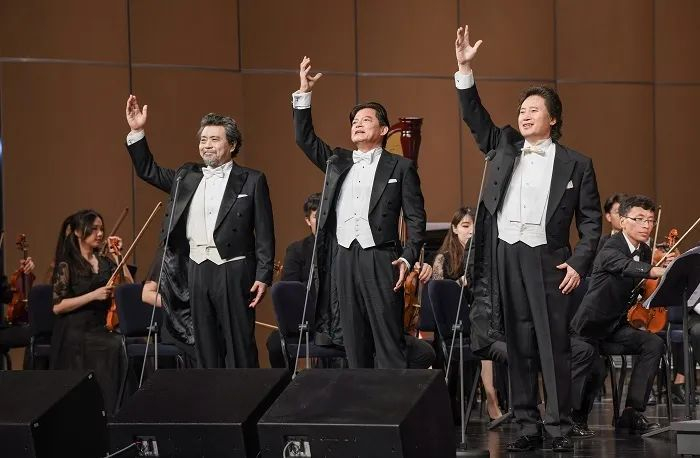 《畅想海之南音乐会》在海口湾演艺中心精彩上演。中国三大男高音歌唱家齐聚海口，唱响海之南。（资料图）记者 苏弼坤/摄