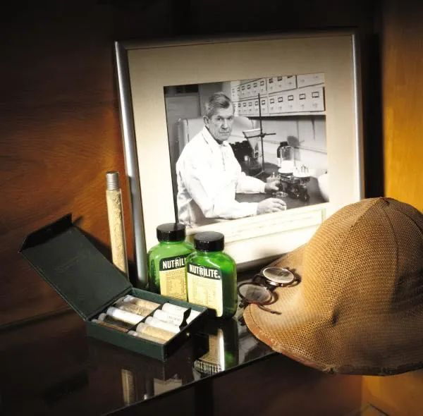 纽崔莱创始人卡尔·宏邦先生