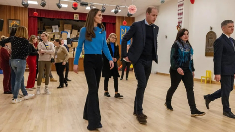 威廉王子与妻子参观现场图，图源：路透社