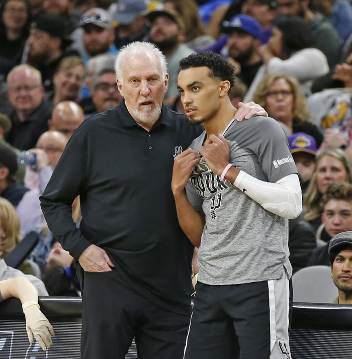 波波维奇打造了如今的平民版马刺队。