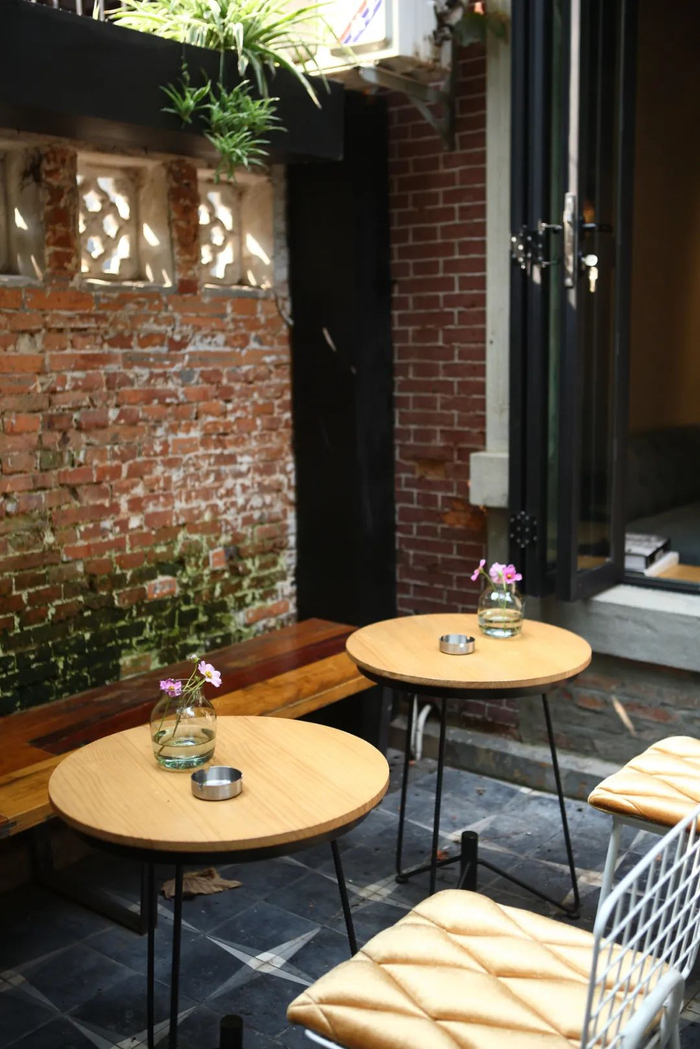 上海市徐汇区延庆路一家咖啡馆一角