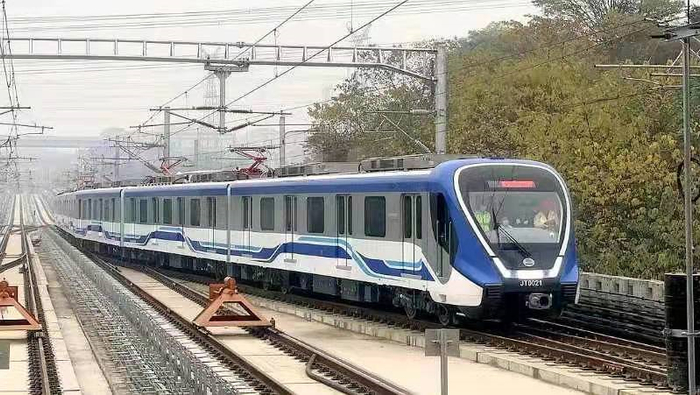 江跳线列车 市住房城乡建委供图