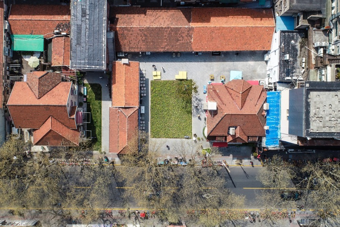 俯瞰“愚巷”中央的油菜花田。  CREATER创邑 图