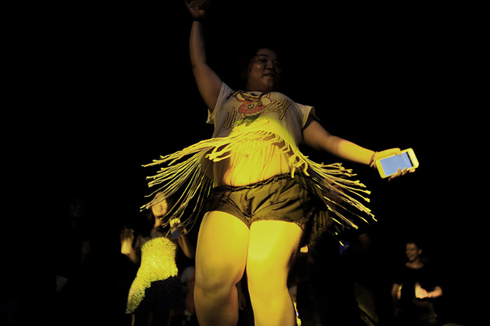 2016年09月09日  宁波  湖南女孩雅梅心情不好就来溜冰场发泄一下。