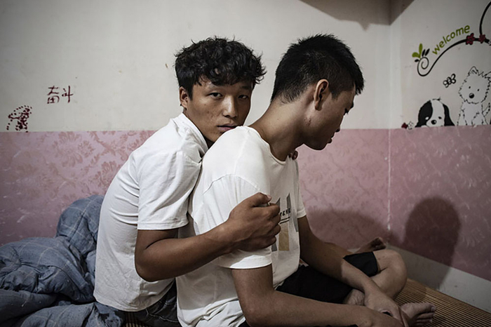 2021年09月09日  宁波    小郑和好友住同一个房间。