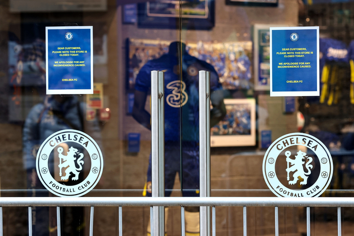 切尔西官方商店至今关闭。
