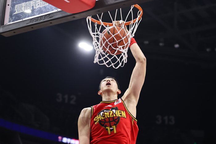 沈梓捷最后时刻帮助深圳取胜。