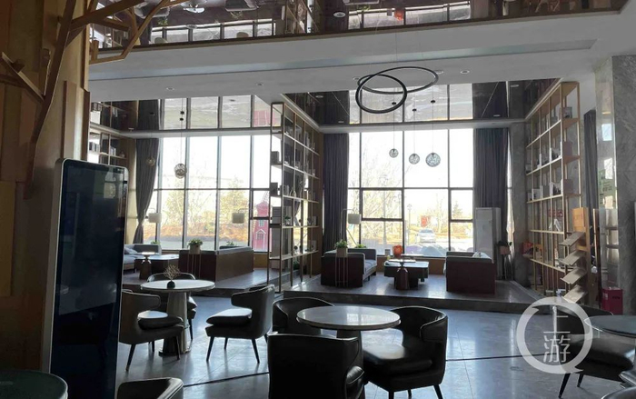 哈尔滨恒大项目售楼处空无一人。/上游新闻记者 张莹