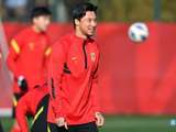 沪媒：国足集训着重打造防守体系 确定使用三中卫