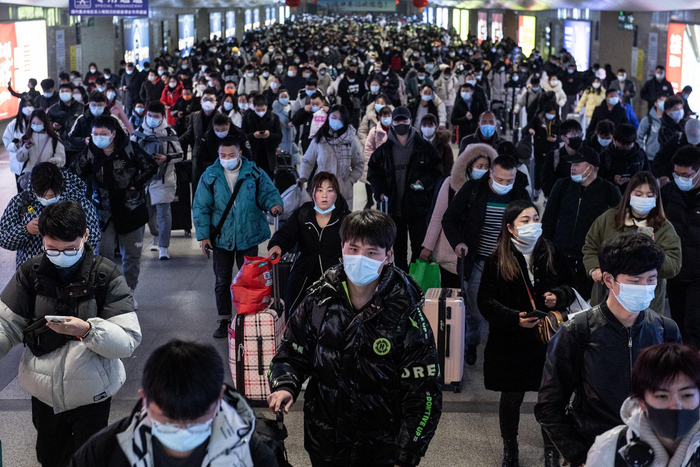 2月19日，湖北武汉，高校开学季即将到来，百万大学生陆续错峰返校。图/IC photo