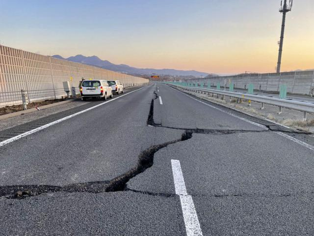 东北高速公路路面 东日本高速公路推特 图
