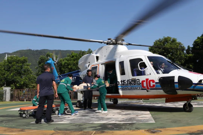 航空医疗救护对服务流程和规范化、专业化操作的要求更高（南航通航供图）