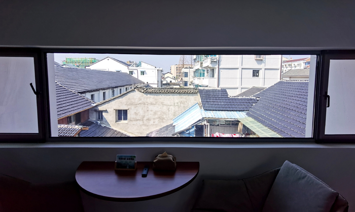 旧城记房间窗外是市井人家