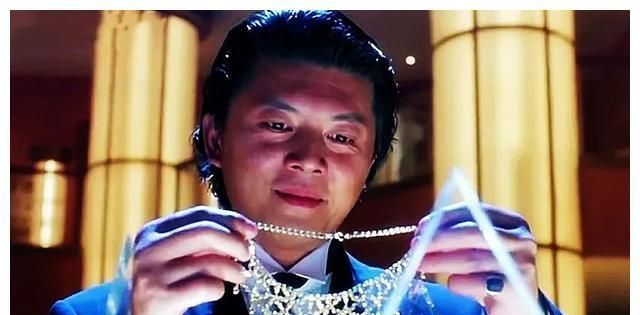 王霄:被称最帅反派,经典台词人一定要靠自己,却为何英年早逝?|王霄|反派|香港|导演|走红|鼠胆龙威|战神传说|吕良伟|警察故事3|李连杰|成 ...