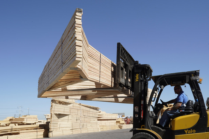 2021年5月6日，美国犹他州，盐湖城伯顿木材公司。据美国福克斯新闻网报道，随着美国房地产市场逐渐火热，木材价格也水涨船高。