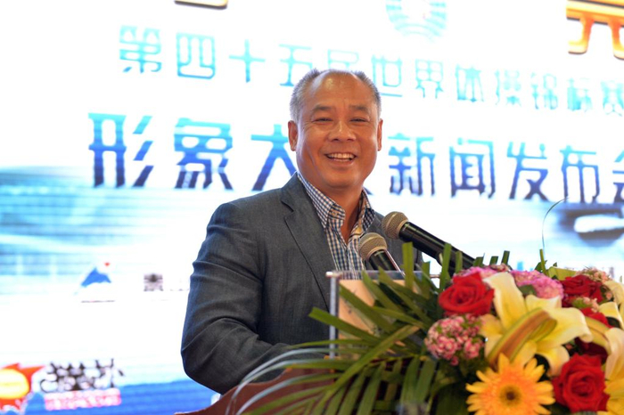 “体操王子”李宁担任第四十五届世界体操锦标赛形象大使。2014年4月26日，李宁在发布会上致辞。新华社记者周华摄