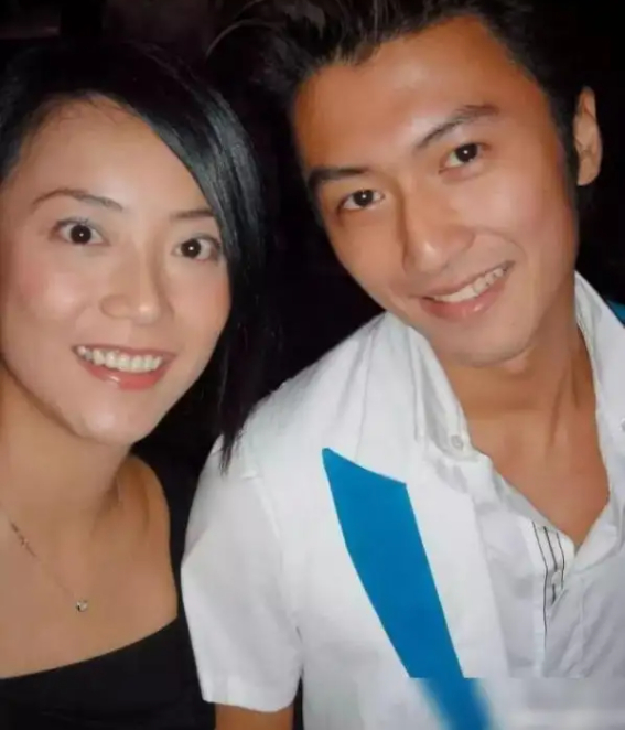 香港金牌经纪人,与谢霆锋认识20多年,霍汶希早年的事迹人人岑赞